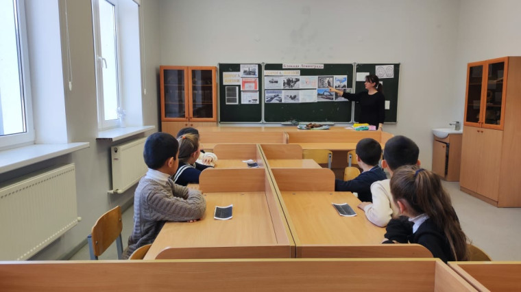 В 3 "Б" классе прошла квест-игра , посвященная блокаде Ленинграда.